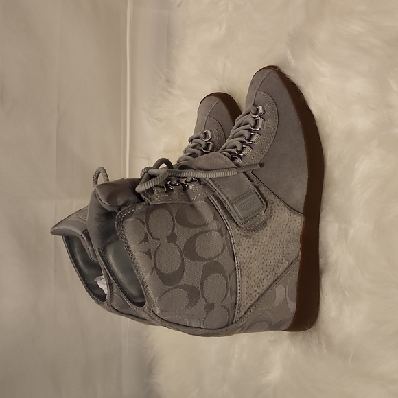 Coach shoes with shoebox - Picture 2 of 5